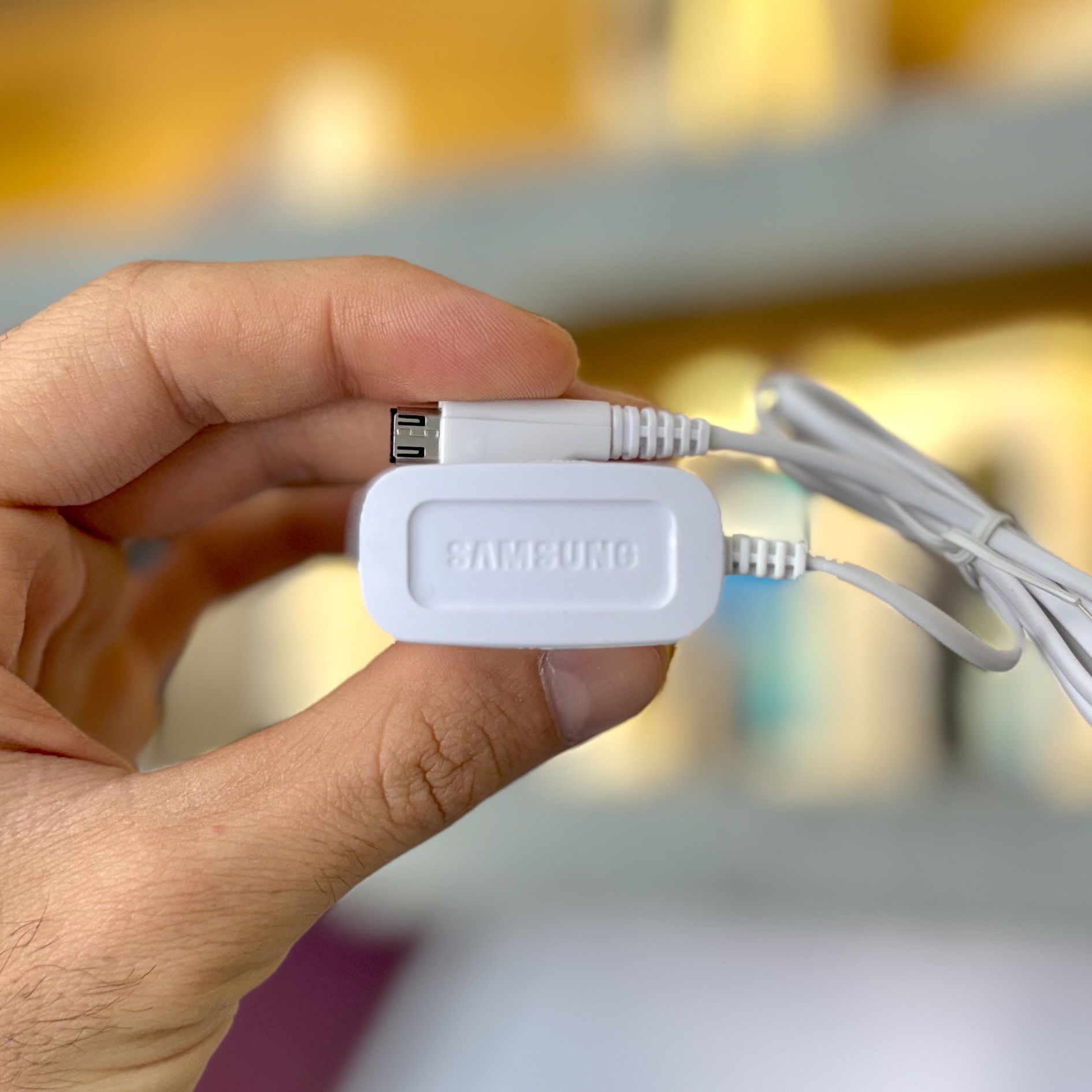 شارژر گوشی دکمه ای