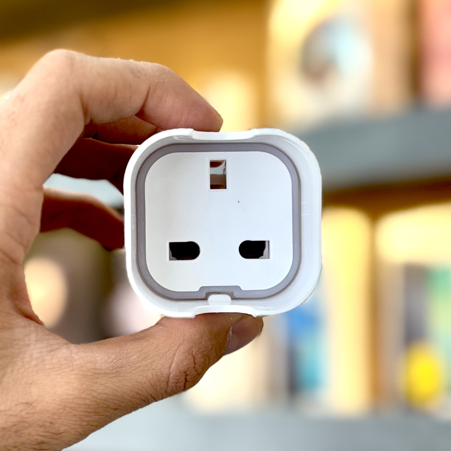 تبدیل ٣ به ٢ مناسب برای سری ٢٠ وات آیفون