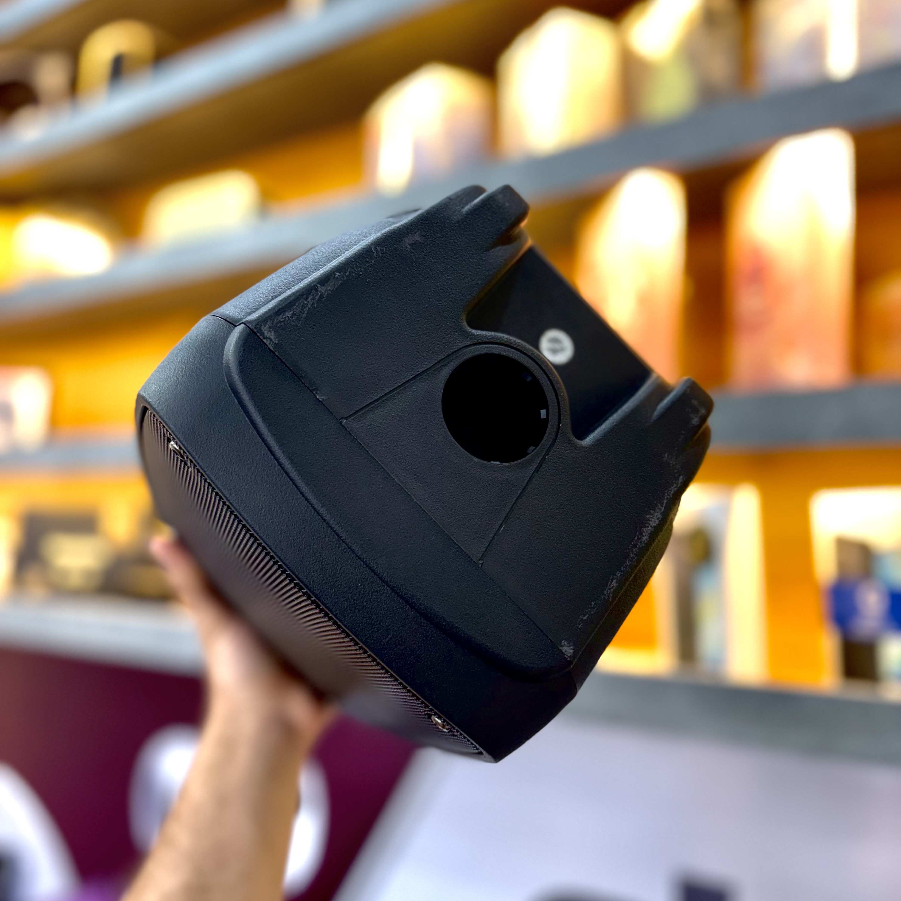 اسپیکر جا پایه دار