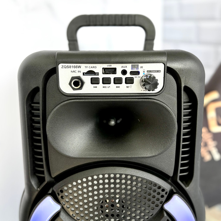 محتویات جعبه اسپیکر ZQS8166W شامل کابل Type-C و دفترچه راهنما