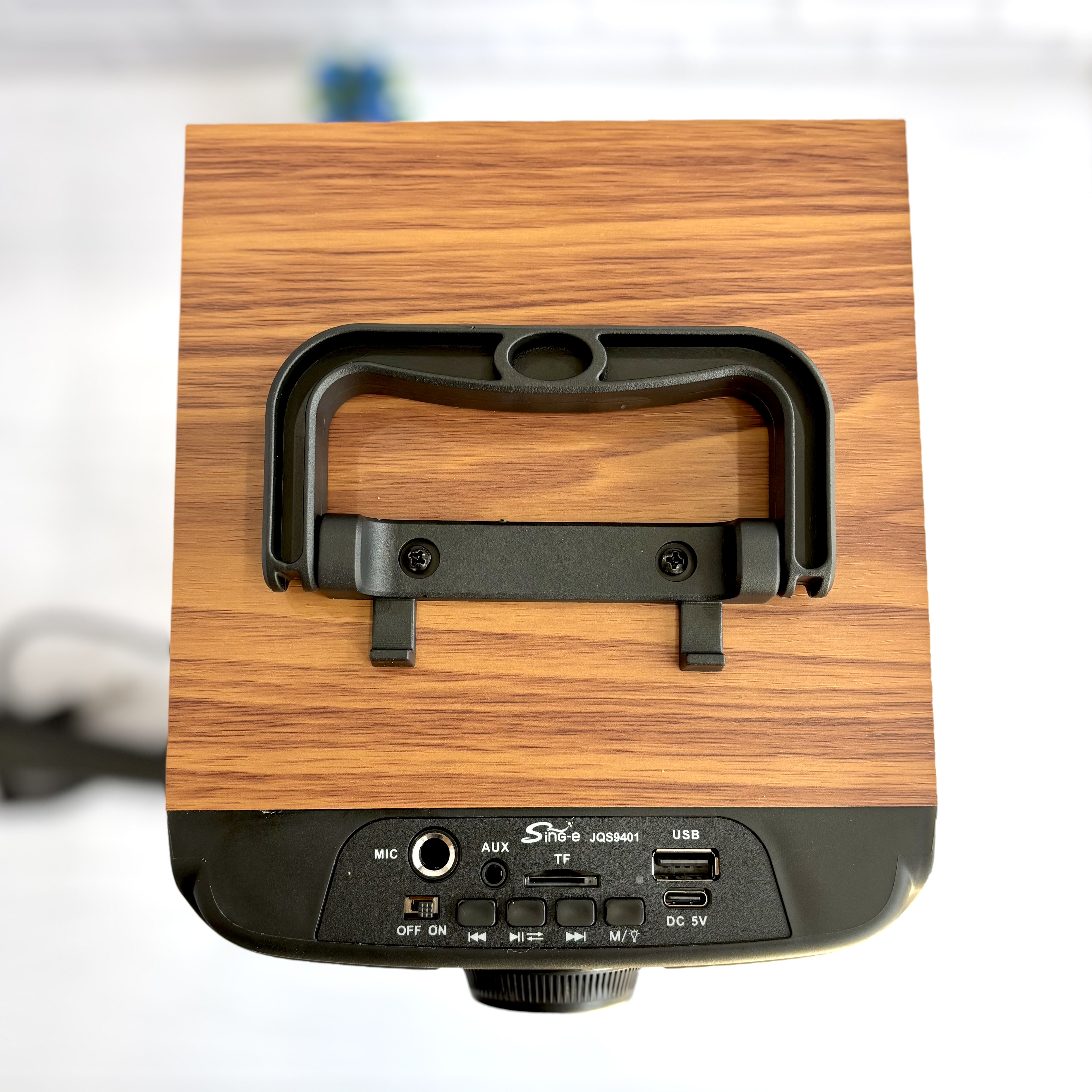 کنترل پنل و دکمههای تنظیم اسپیکر JQS9401