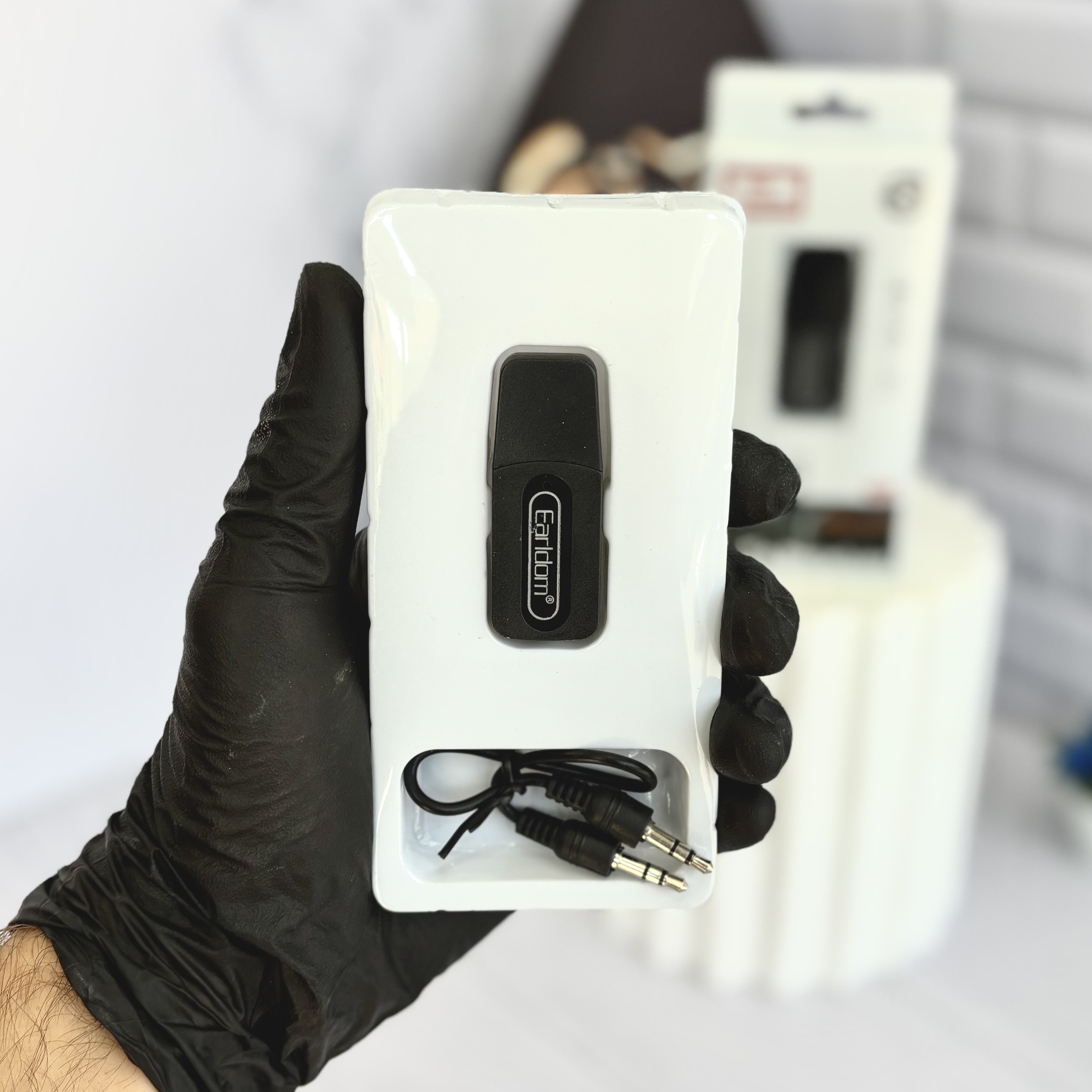 دانگل بلوتوثی ارلدم M22 همراه با میکروفون داخلی برای مکالمه