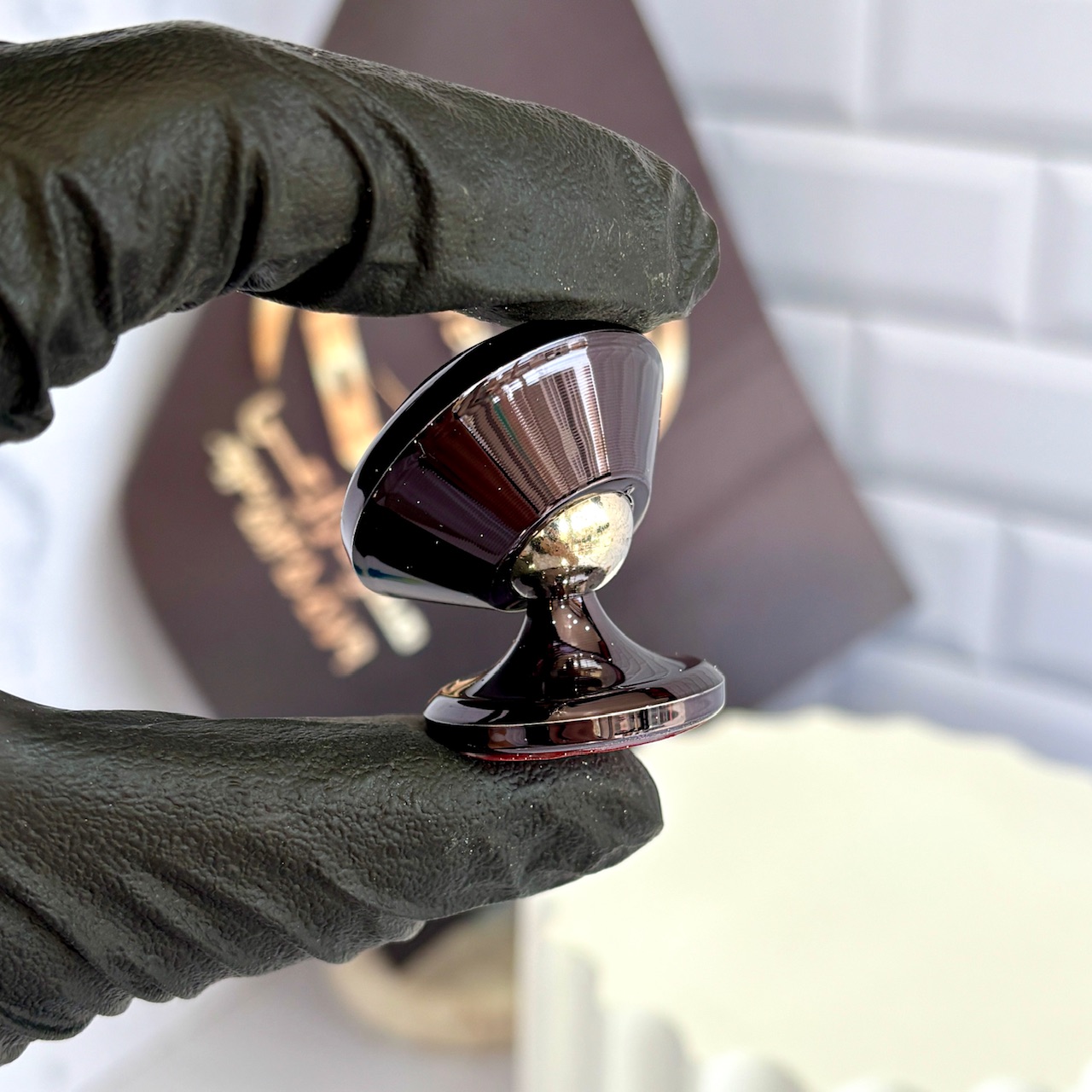 نمای بسته‌بندی شیک نگهدارنده گوشی Youde