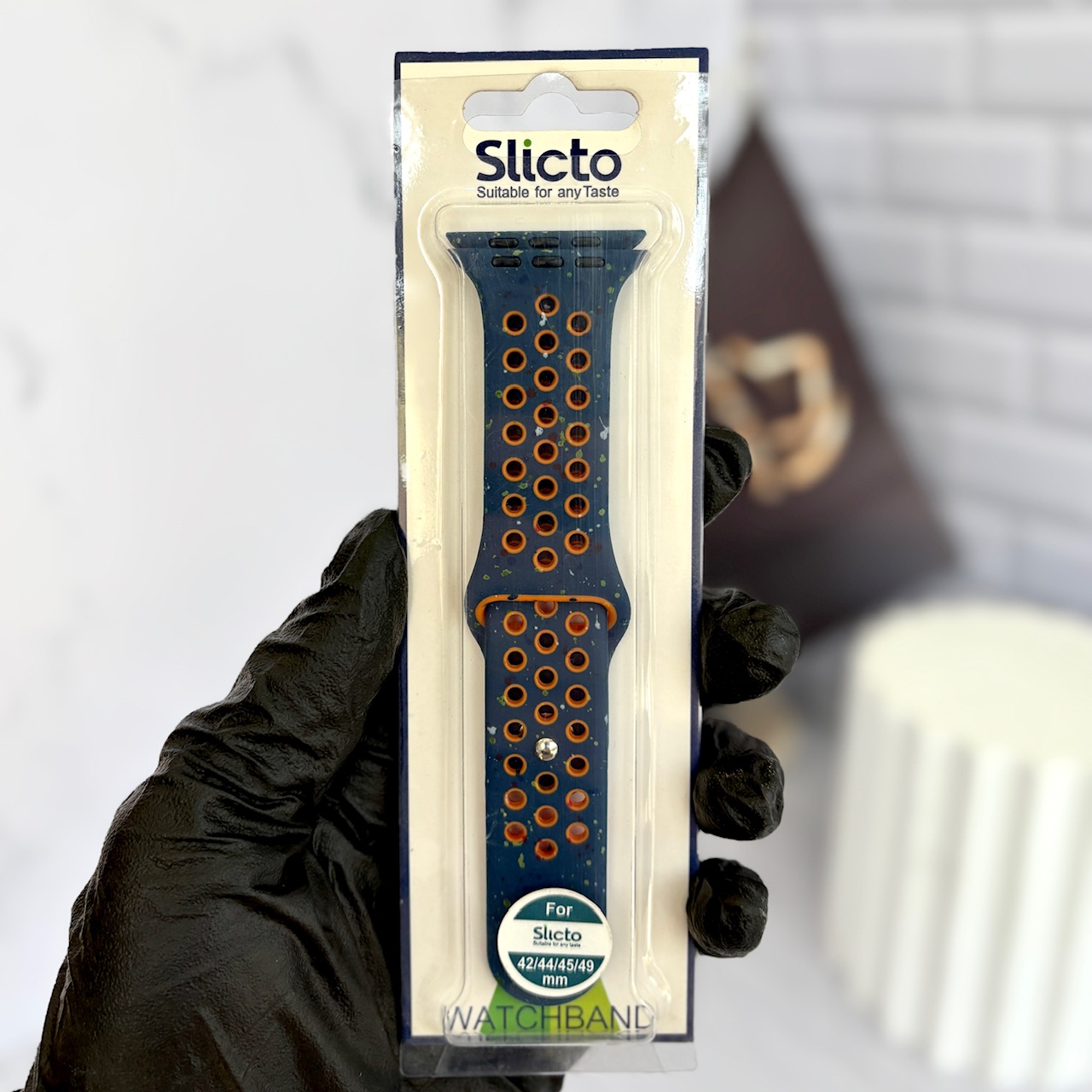 نمای بسته‌بندی شیک بند سیلیکونی Slicto برای اپل واچ