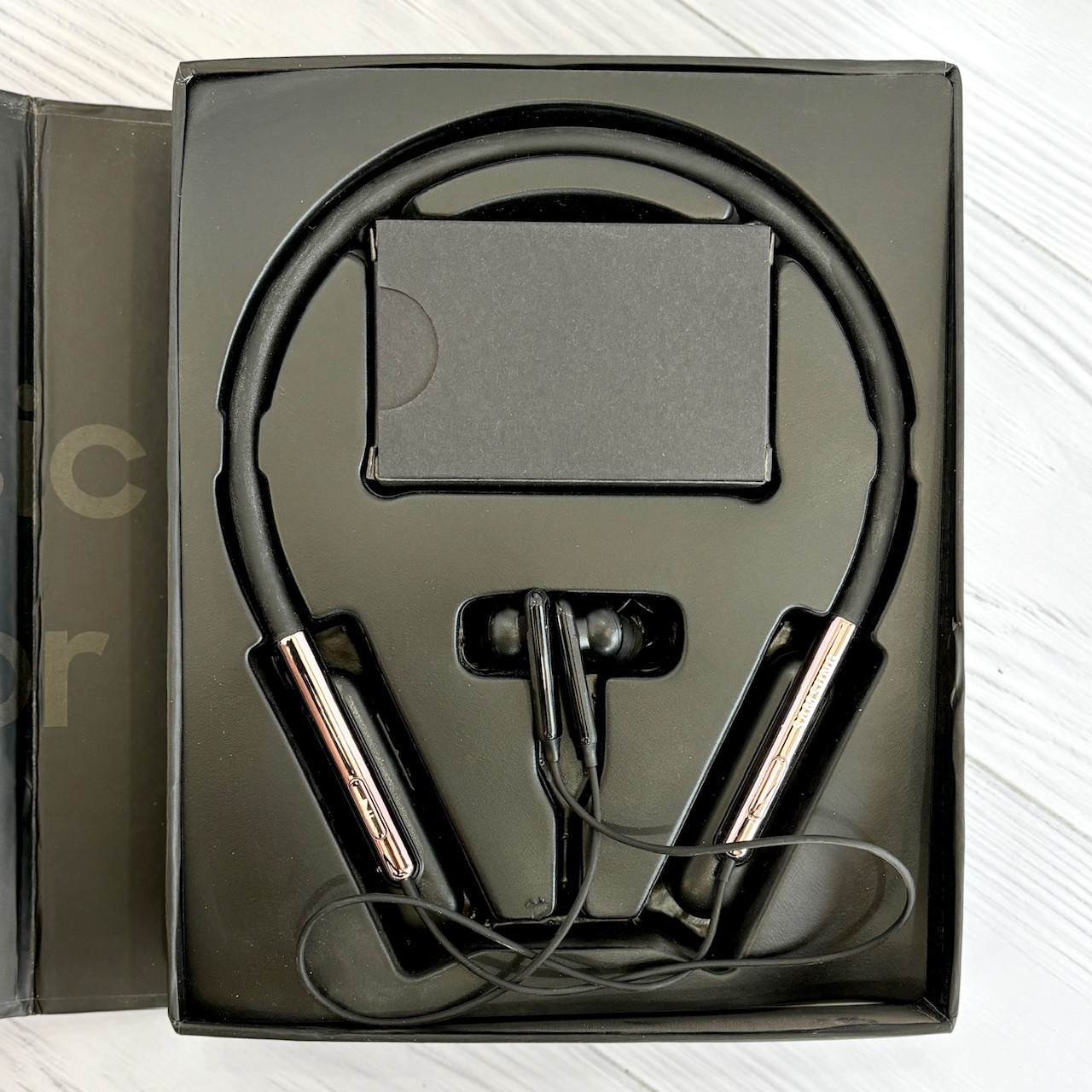 Samsung U Flex با ویبره تماس و کیفیت صدای عالی