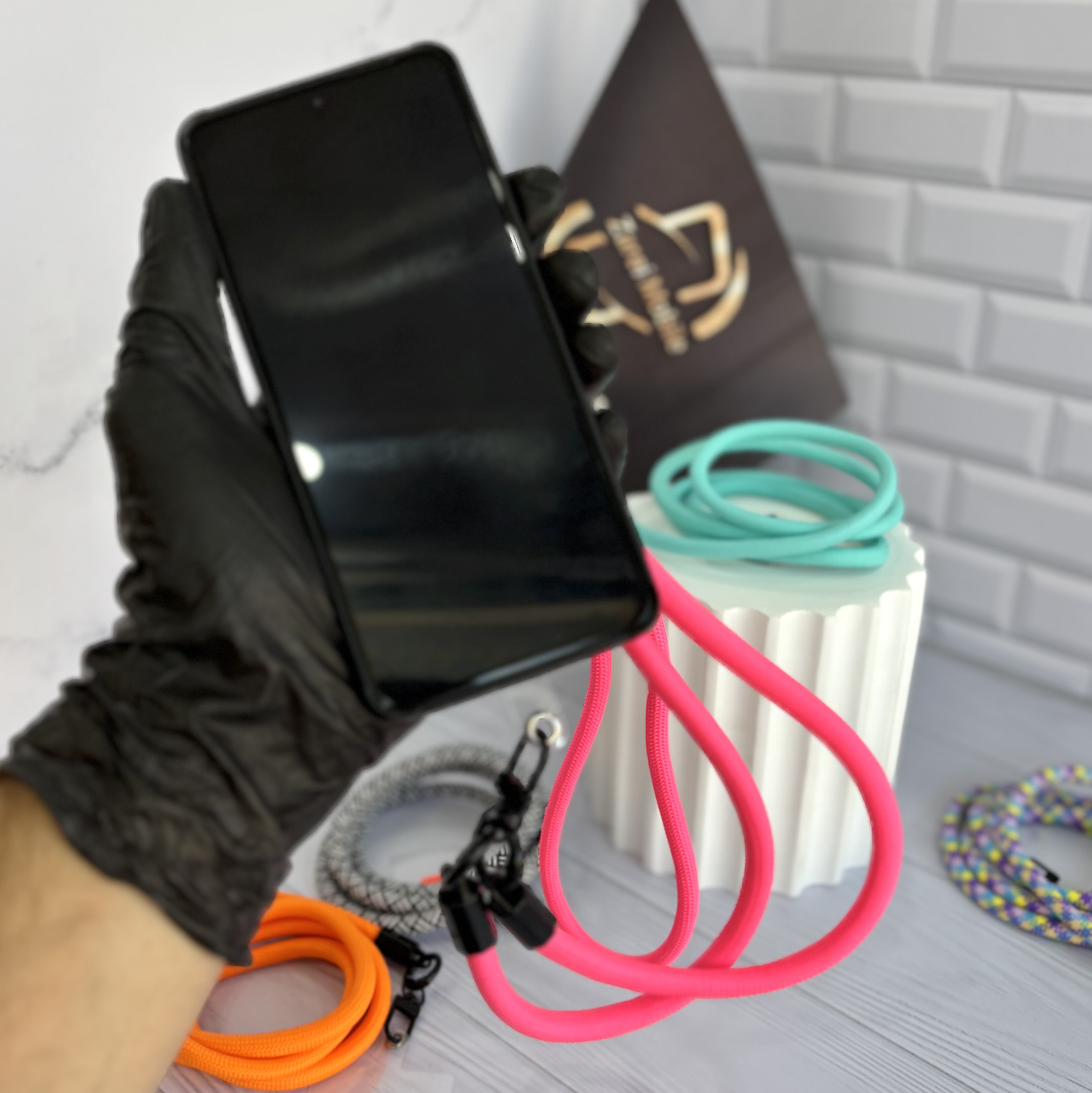 بند آویز گوشی با اتصال ایمن و مطمئن